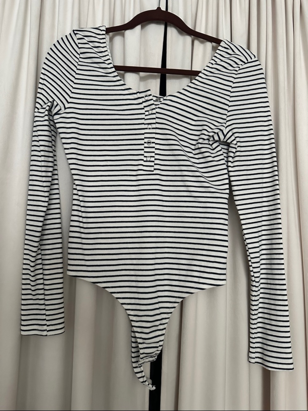 Easy Clothes Black & White Striped Ribbed Bodysuit Snap Front M/L